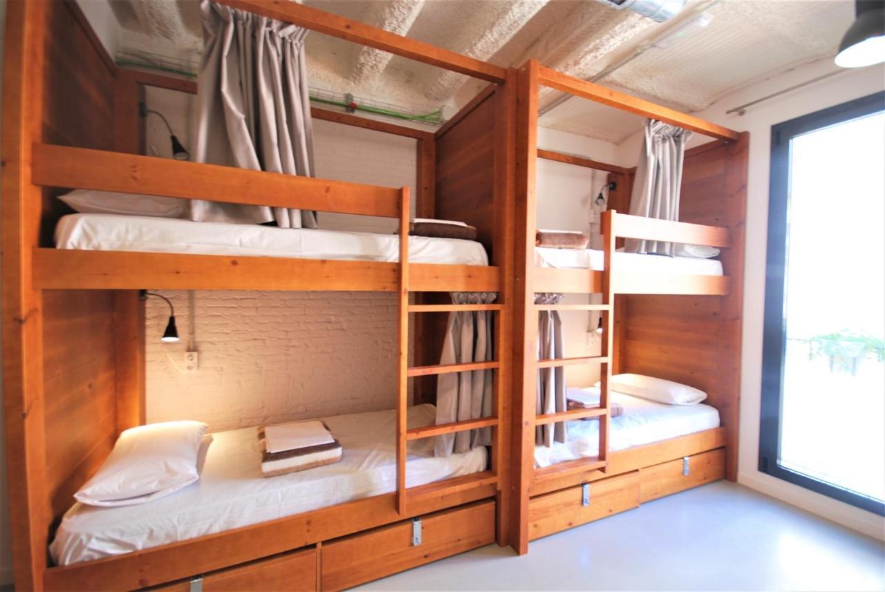 Ten To Go Hostel บาร์เซโลนา ภายนอก รูปภาพ