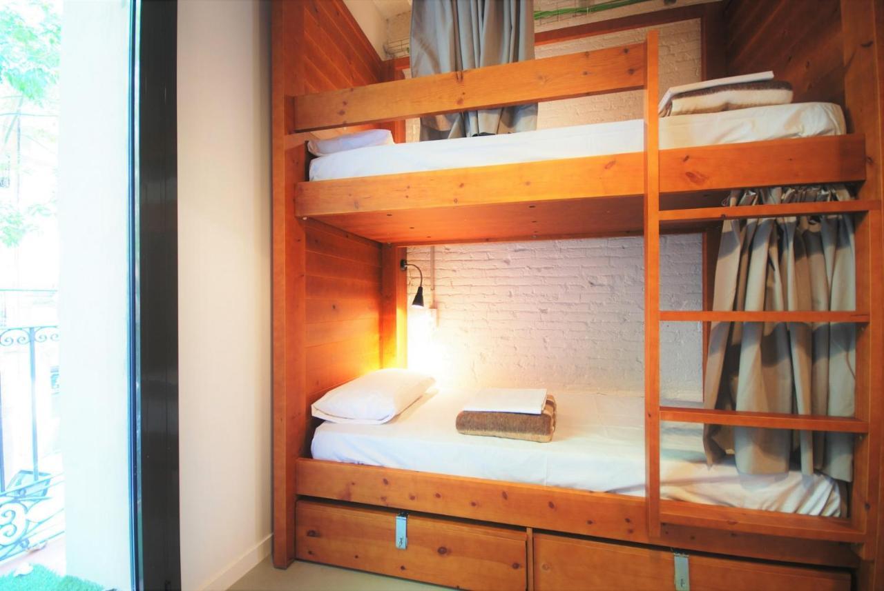 Ten To Go Hostel บาร์เซโลนา ภายนอก รูปภาพ