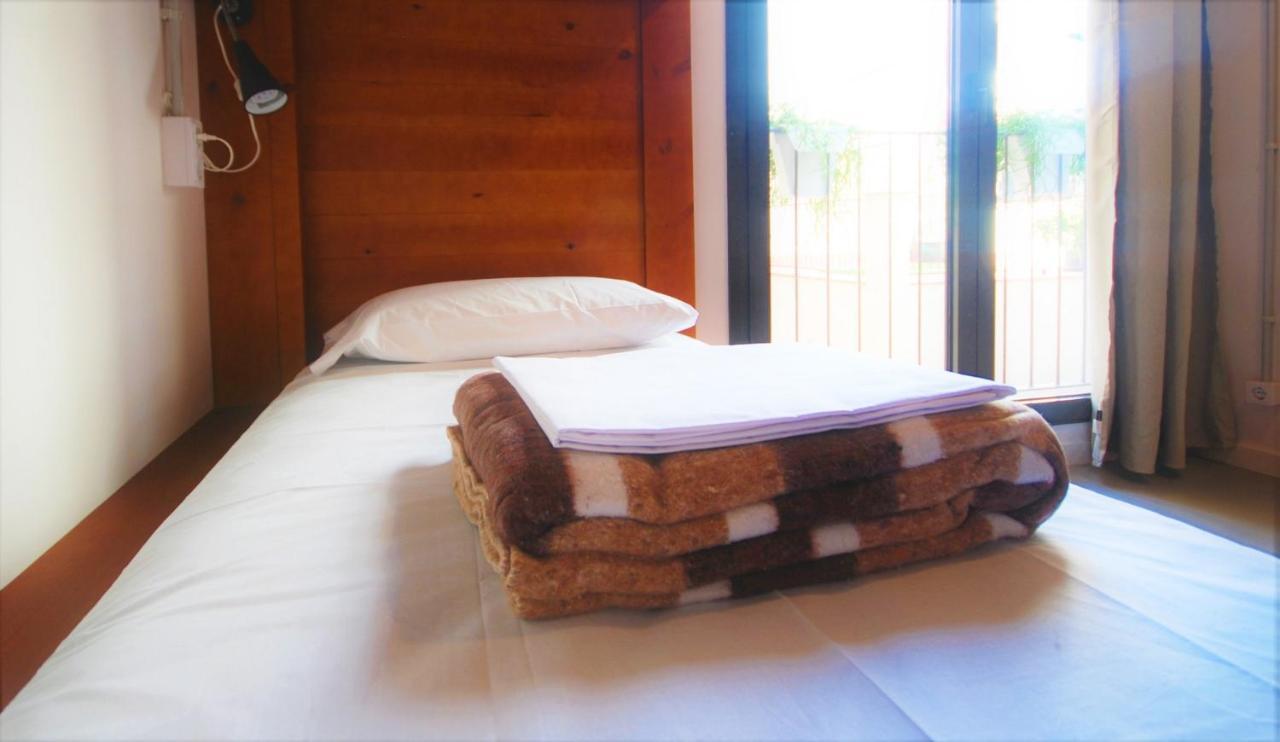 Ten To Go Hostel บาร์เซโลนา ภายนอก รูปภาพ