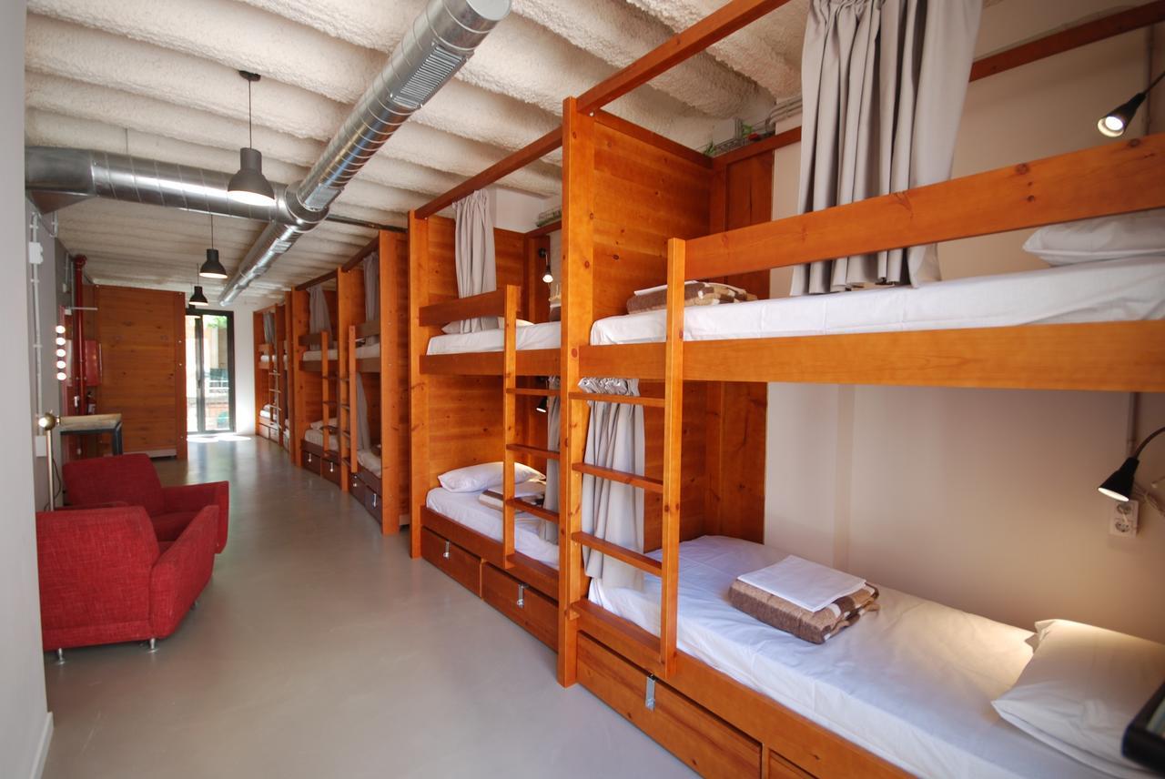 Ten To Go Hostel บาร์เซโลนา ภายนอก รูปภาพ