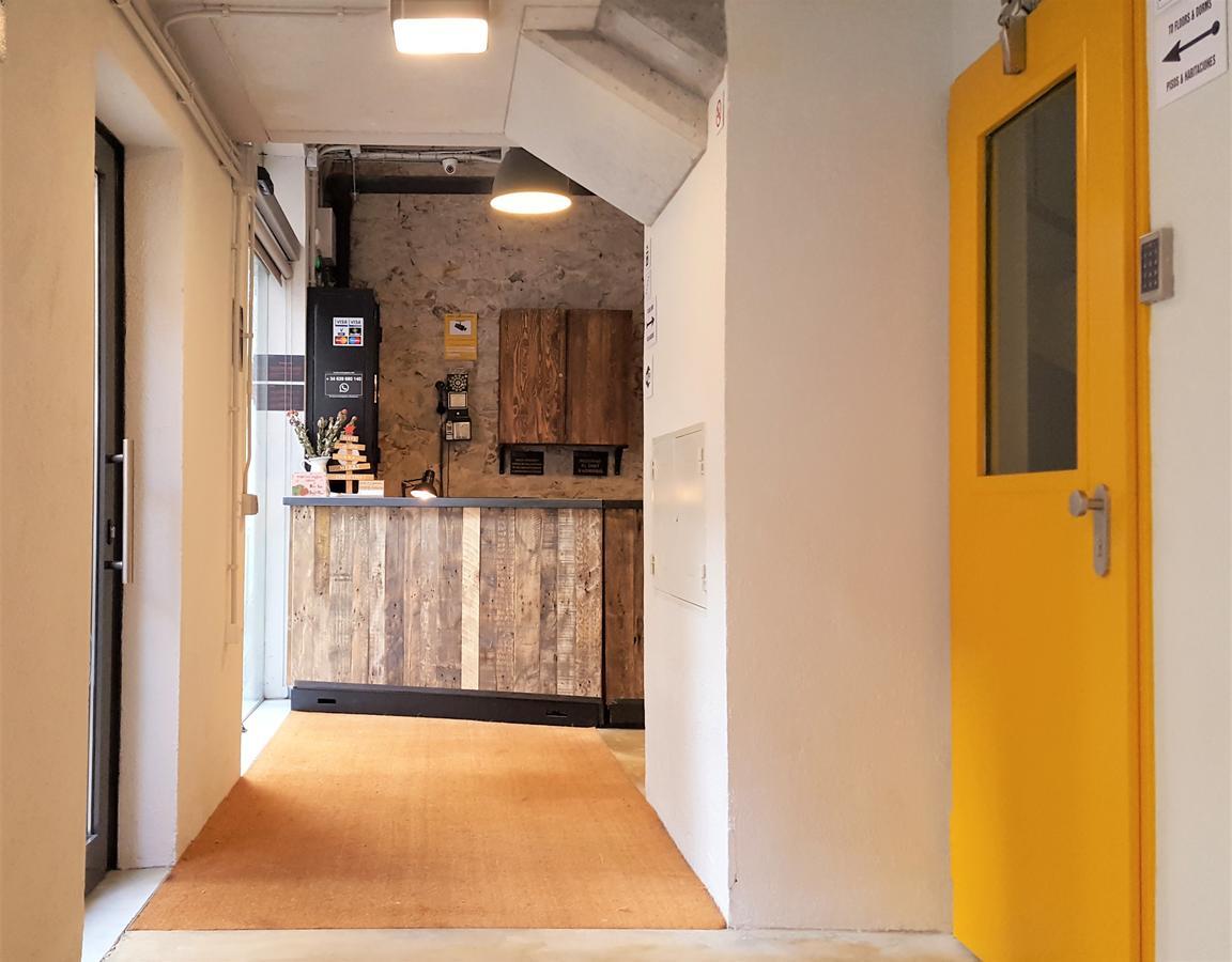 Ten To Go Hostel บาร์เซโลนา ภายนอก รูปภาพ